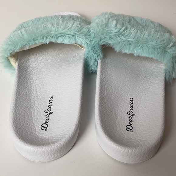 Dearfoams Fuzzy Molded Slides Size 7-8 (Size M) - Picture 2 of 4